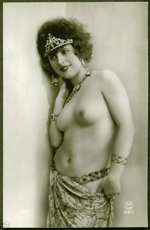 25P Vintage Nudes 7