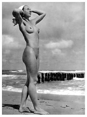25P More Vintage Nudists