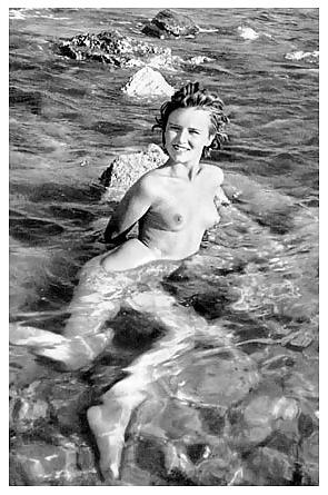 25P More Vintage Nudists