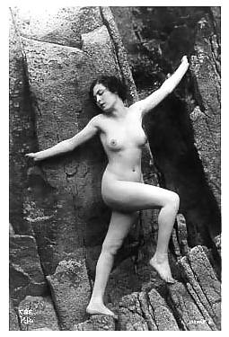 25P More Vintage Nudists