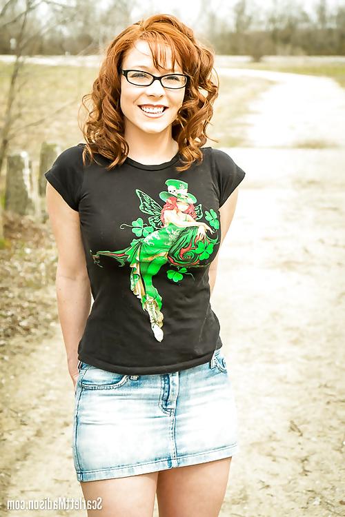 25P Hot Busty Irish Girls - St. Patrick's Day