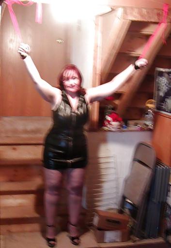 12P Submissive girl 