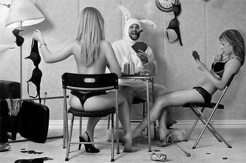 19P Strip poker....