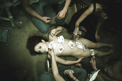 19P Strip poker....
