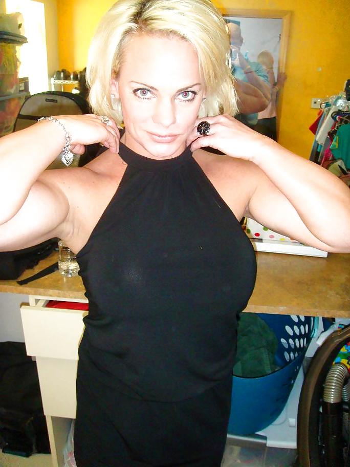 24P Pornstar MILF Cortknee