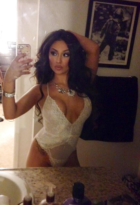 21P So So Sexy Esmeralda