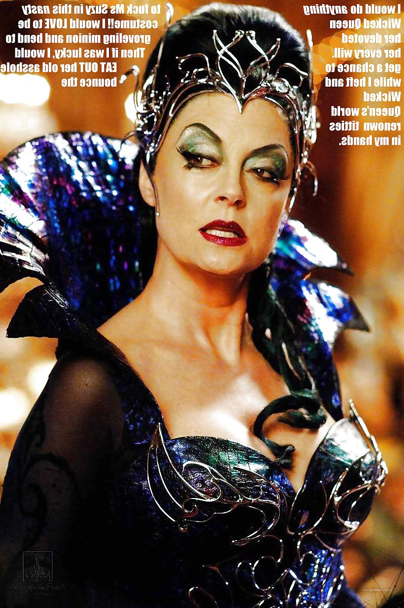 11P Suzy Sarandon - HOT GILF