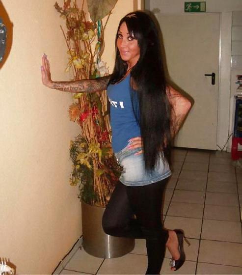 20P Hot Teen Partying And Posing 8
