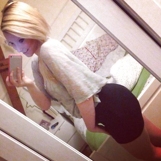 20P Hot Teen Partying And Posing 8