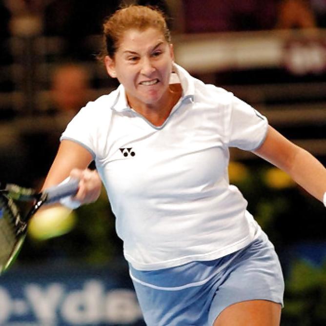 25P I love jerking off to Monica Seles when she was big