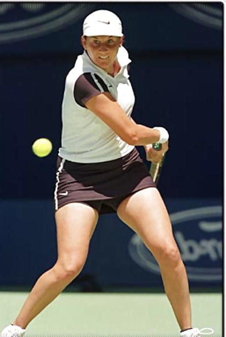 25P I love jerking off to Monica Seles when she was big