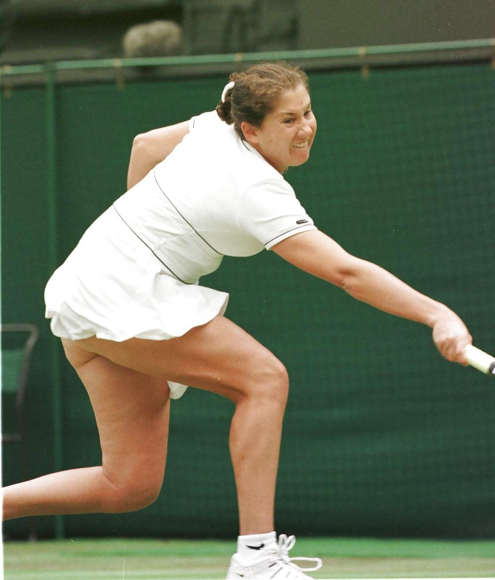 25P I love jerking off to Monica Seles when she was big