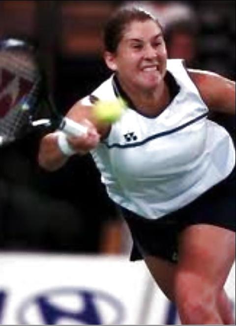 25P I love jerking off to Monica Seles when she was big