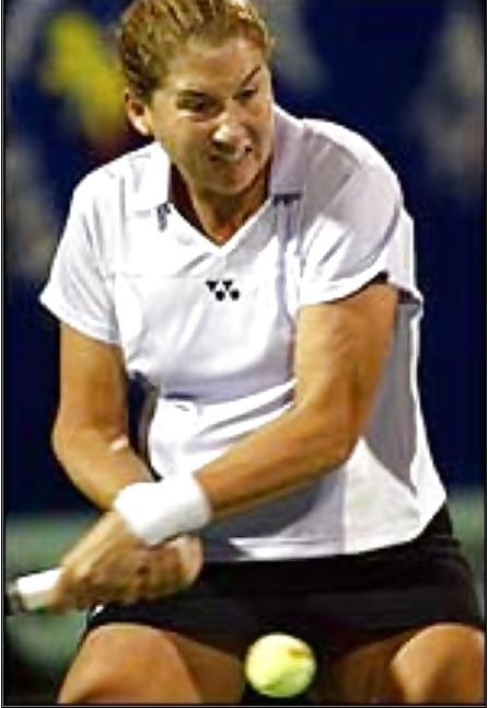 25P I love jerking off to Monica Seles when she was big