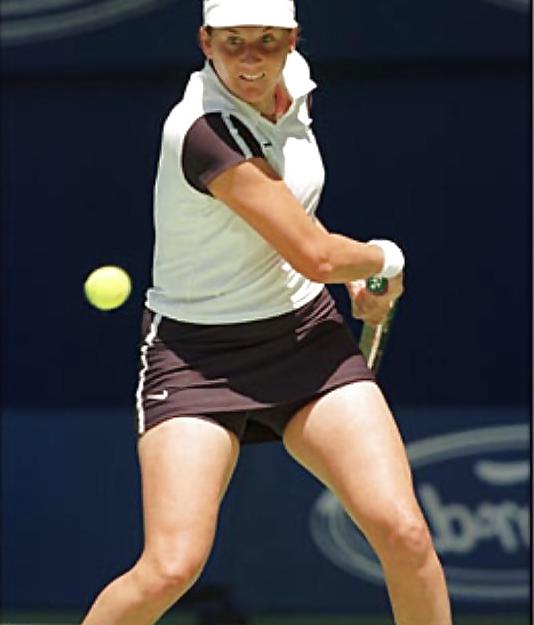 25P I love jerking off to Monica Seles when she was big