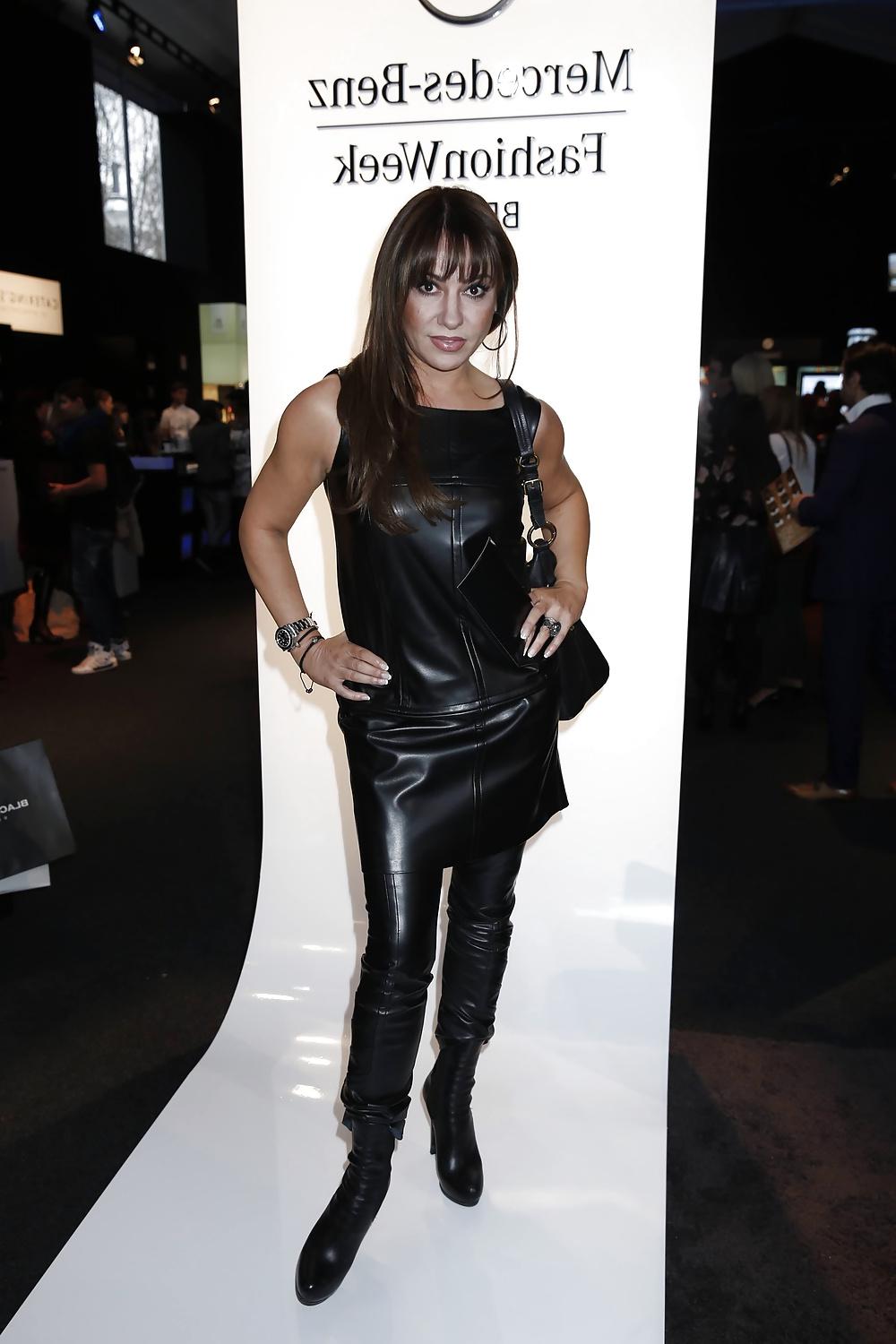 25P Simone Thomalla in Leder