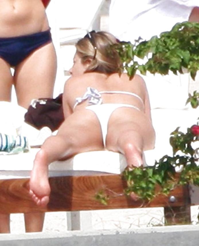 25P Celebrity toes n soles!
