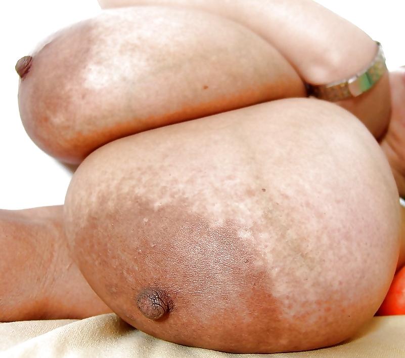 25P Portuguese Giants Tits
