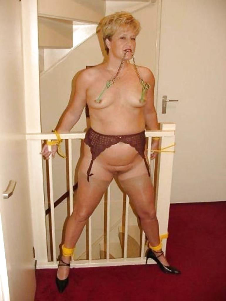 11P Submissive females 3