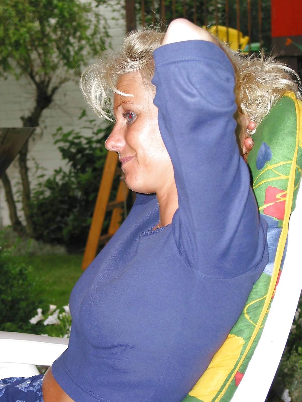 25P Horny milf.