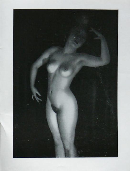 8P Revue de Paris  (Vintage Mag) - Incomplete