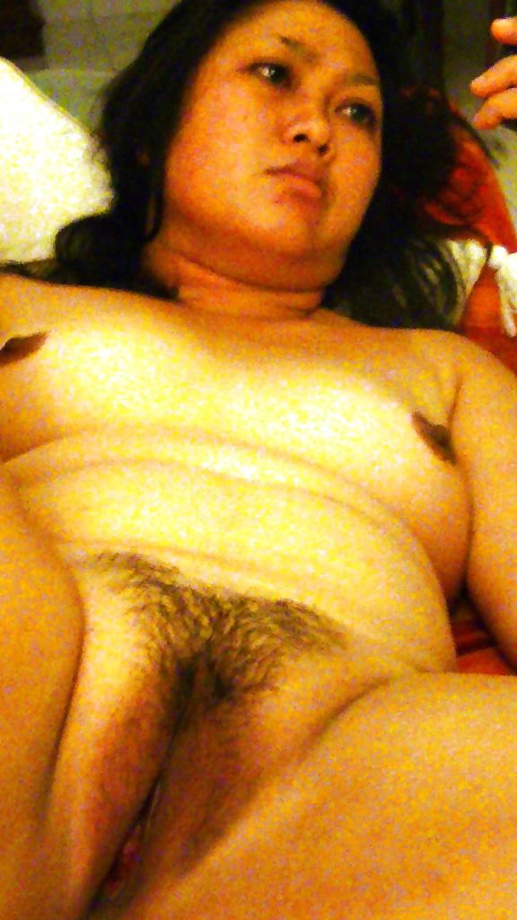 21P Indo Fuck Slut Liz Lazing around naked in between fucks