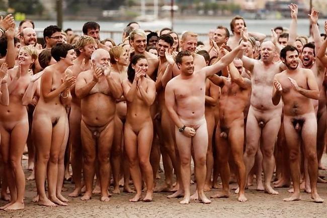 25P Groups Of Naked People - Vol. 6