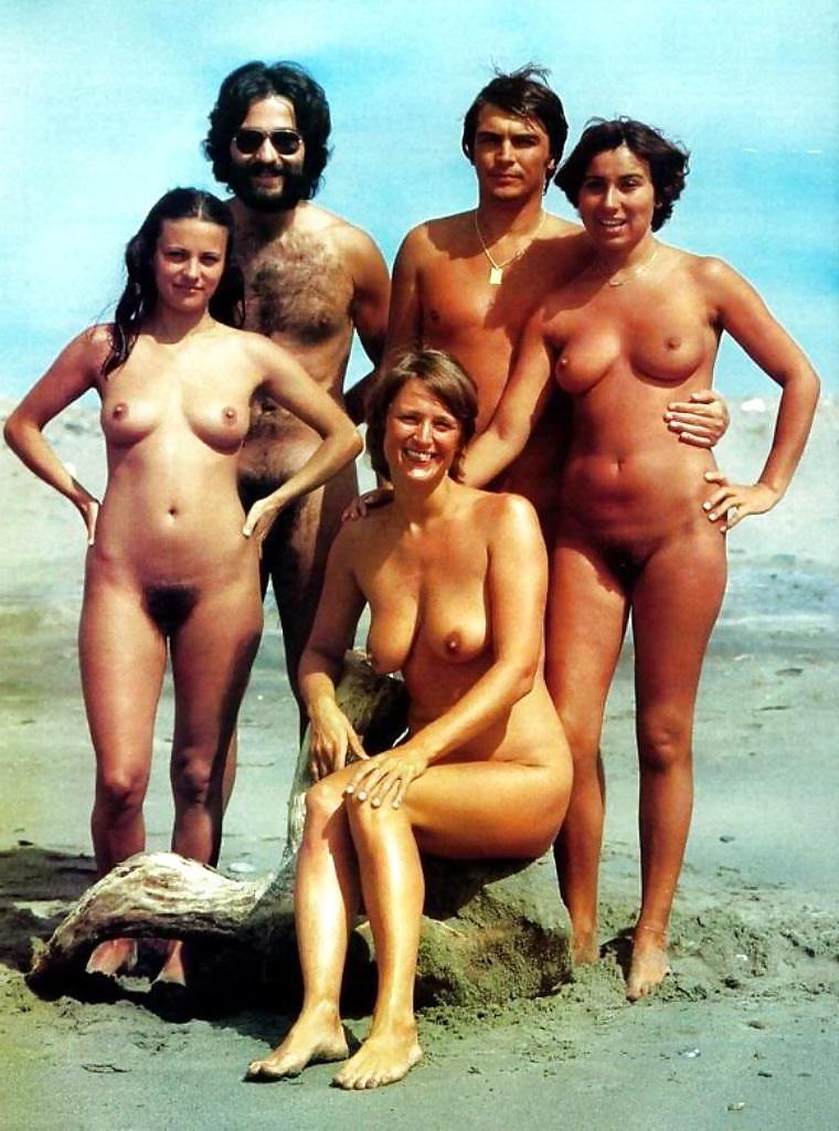 25P Groups Of Naked People - Vol. 6