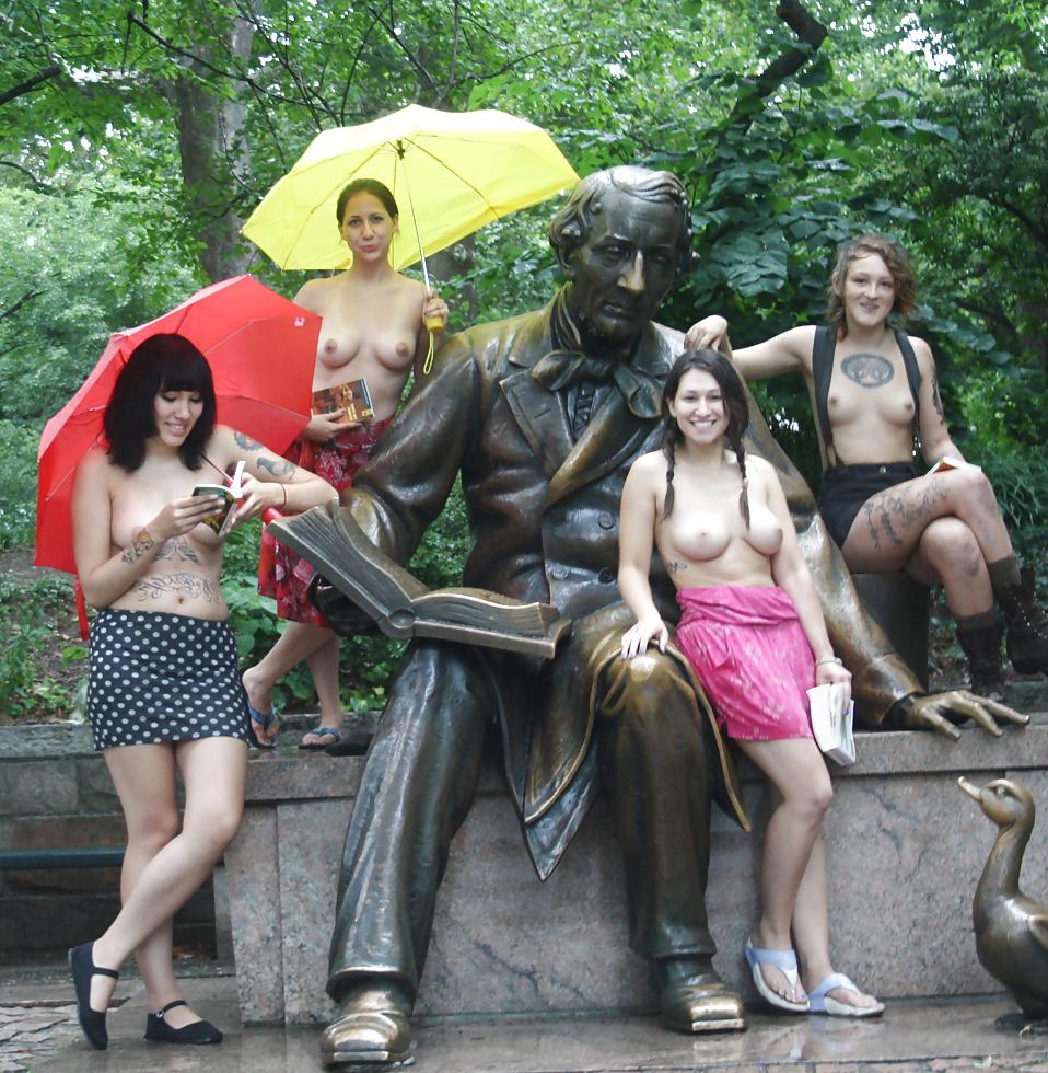 25P Groups Of Naked People - Vol. 6