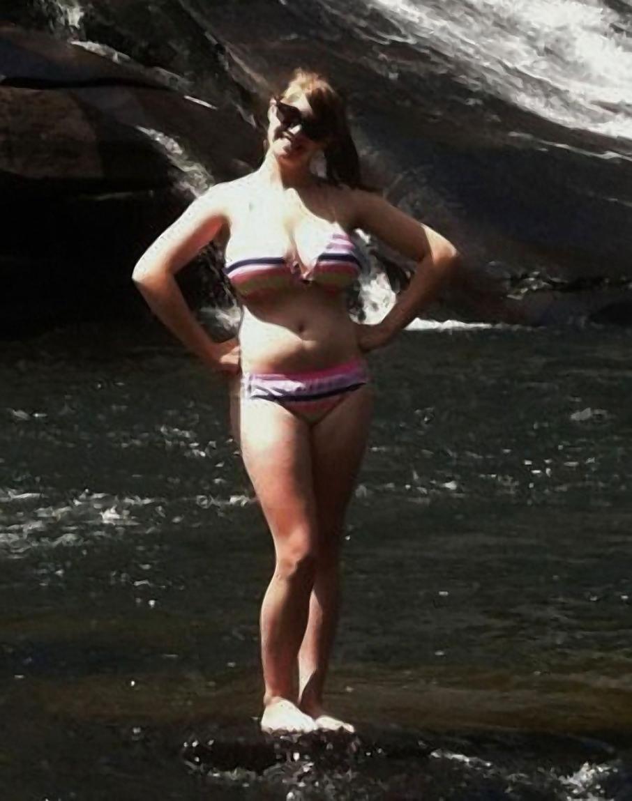8P Big tits slut Erin Young