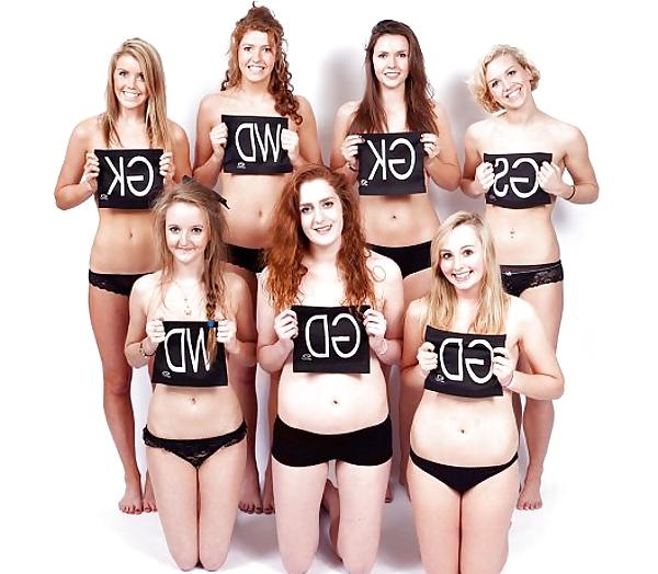 25P Groups of nude girls 2