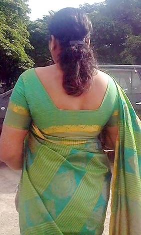 22P Back view of sexy auntry