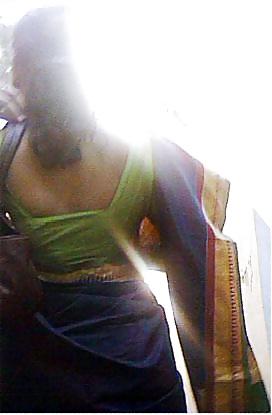 22P Back view of sexy auntry