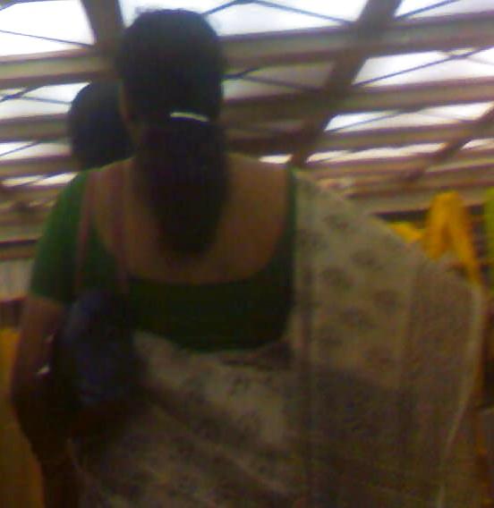 22P Back view of sexy auntry