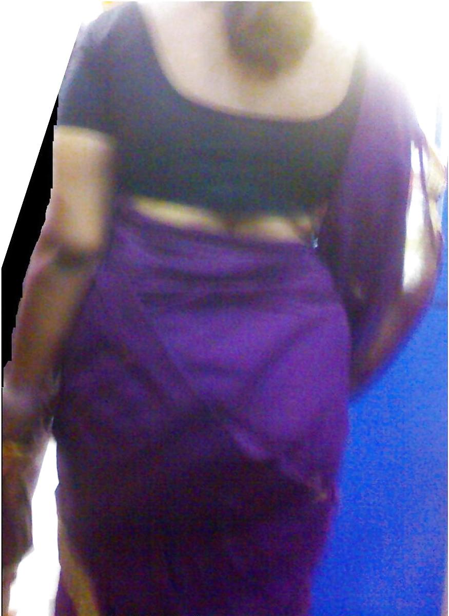 22P Back view of sexy auntry