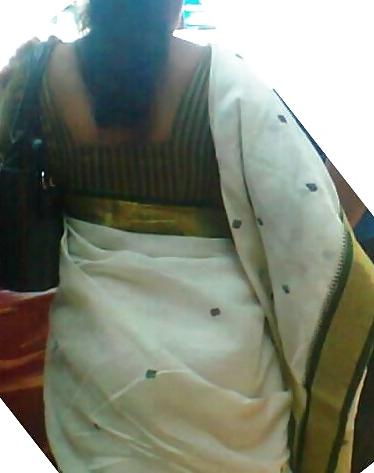 22P Back view of sexy auntry