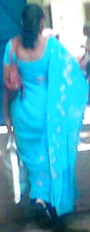 22P Back view of sexy auntry