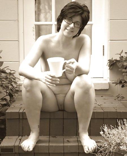 22P Naked Women Drinking Coffee 