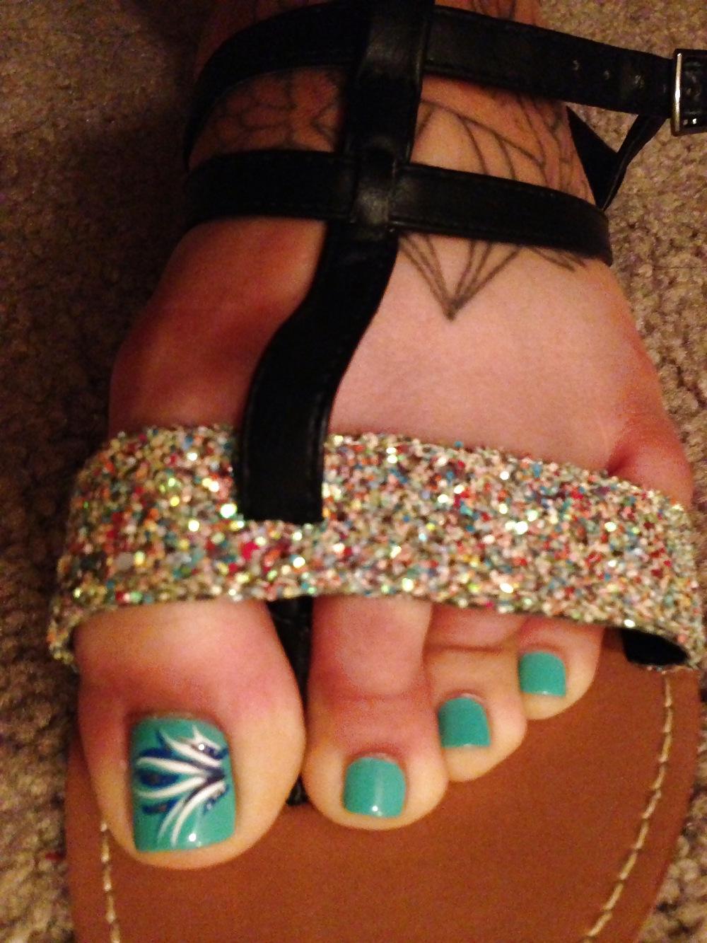 5P Exotic Asian Toes In Sandals
