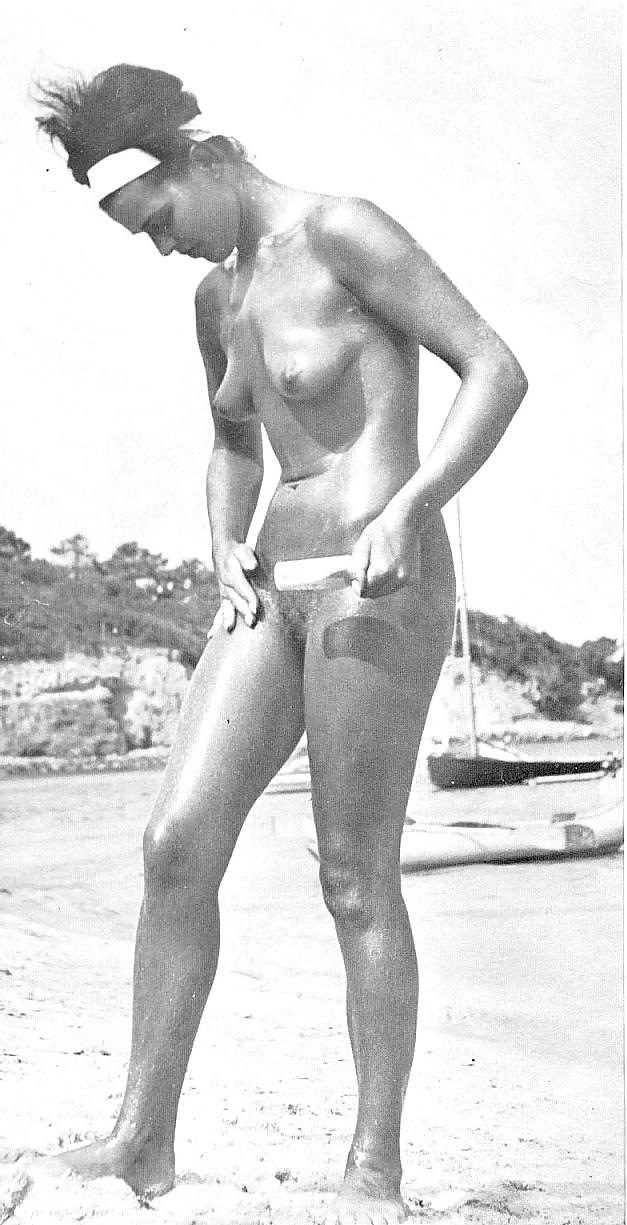 23P Nude Living #21 - Vintage Nudist Mag