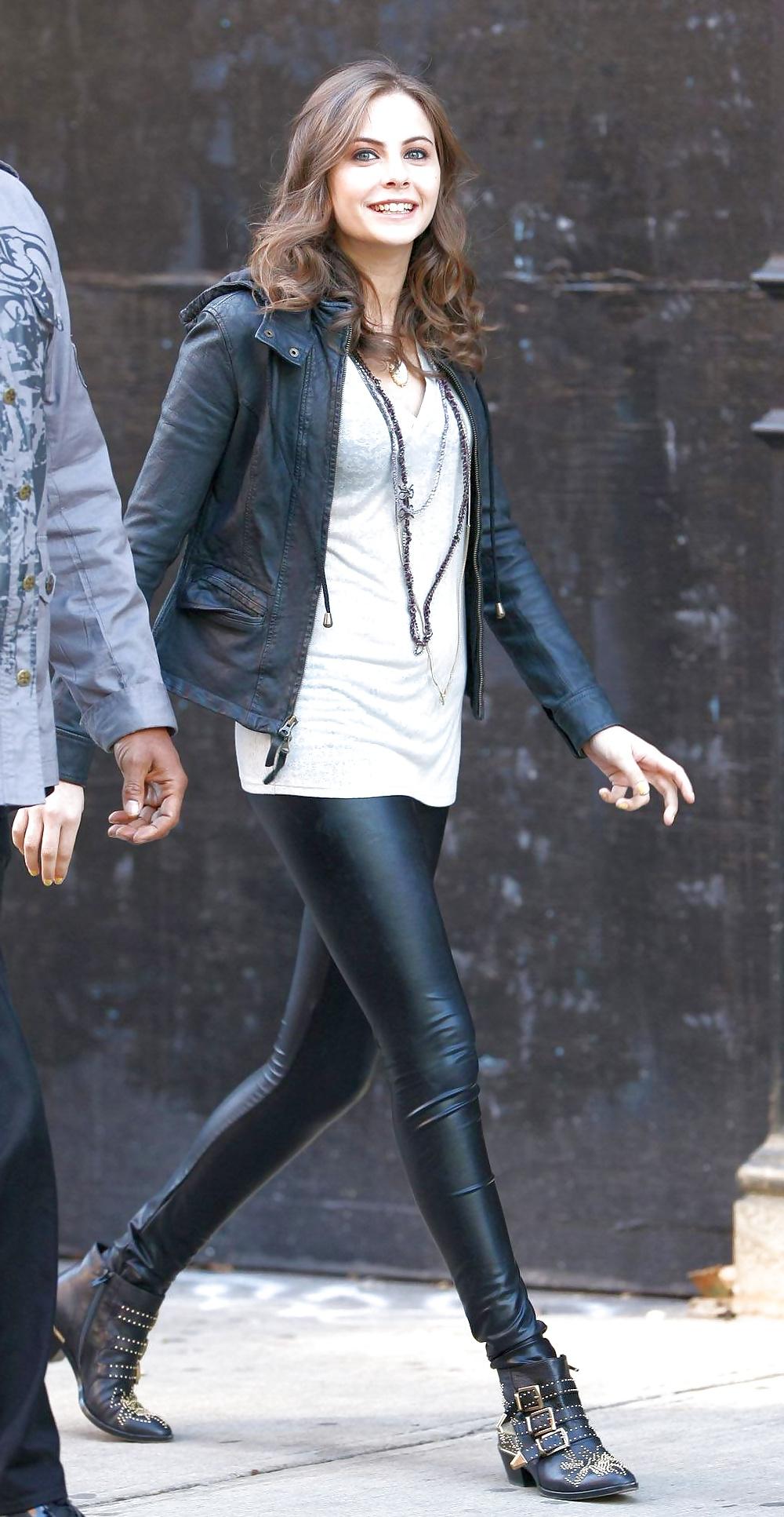 21P Willa Holland - Celebrity Foot Goddess