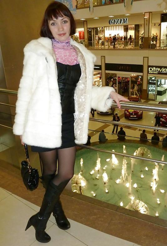 16P Mature mom. How do you fuck her?
