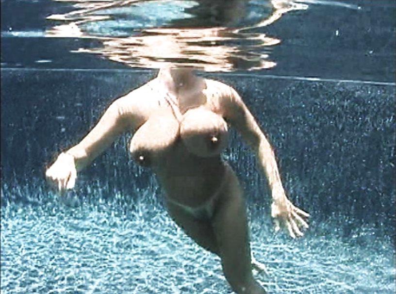 13P Linsey Dawn - Underwater Pool Part 2