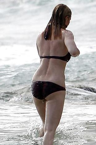 10P Celebrity - Emilia Fox- Swiming