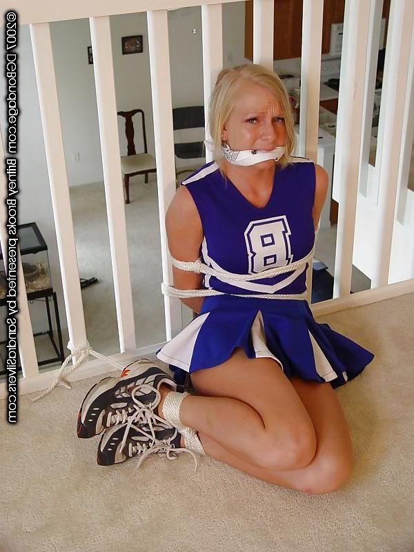 25P Bound Cheerleaders