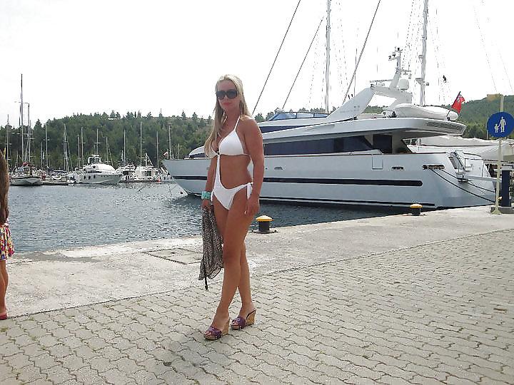 18P Beautiful MILF ( Big natural tits )