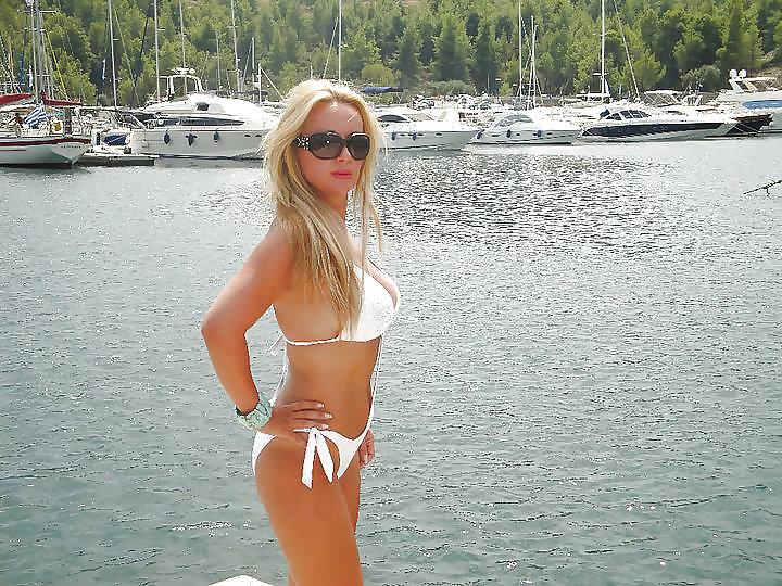 18P Beautiful MILF ( Big natural tits )