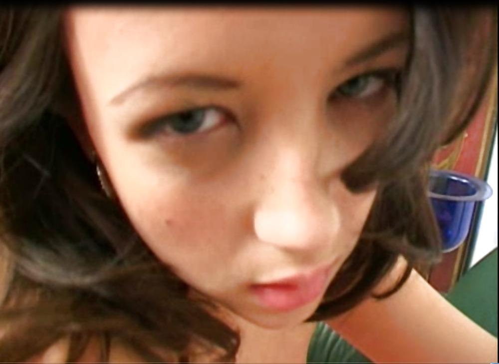 25P She's so fucking hot!