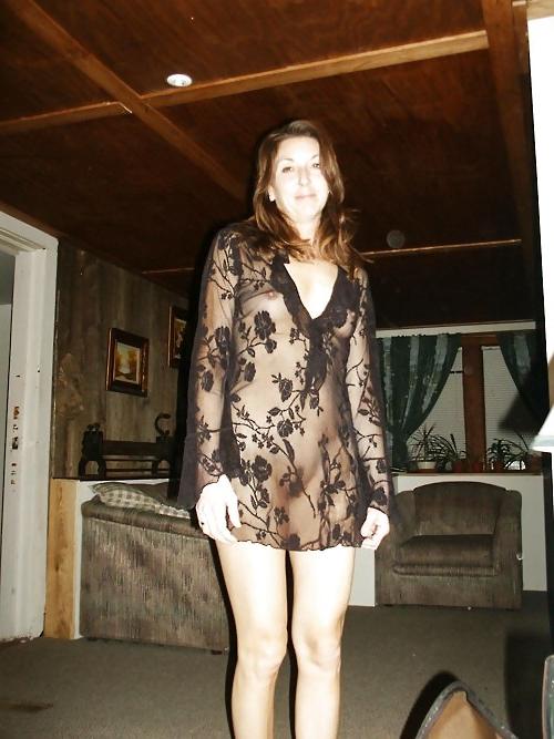 20P Some more hot milfs, moms and wives