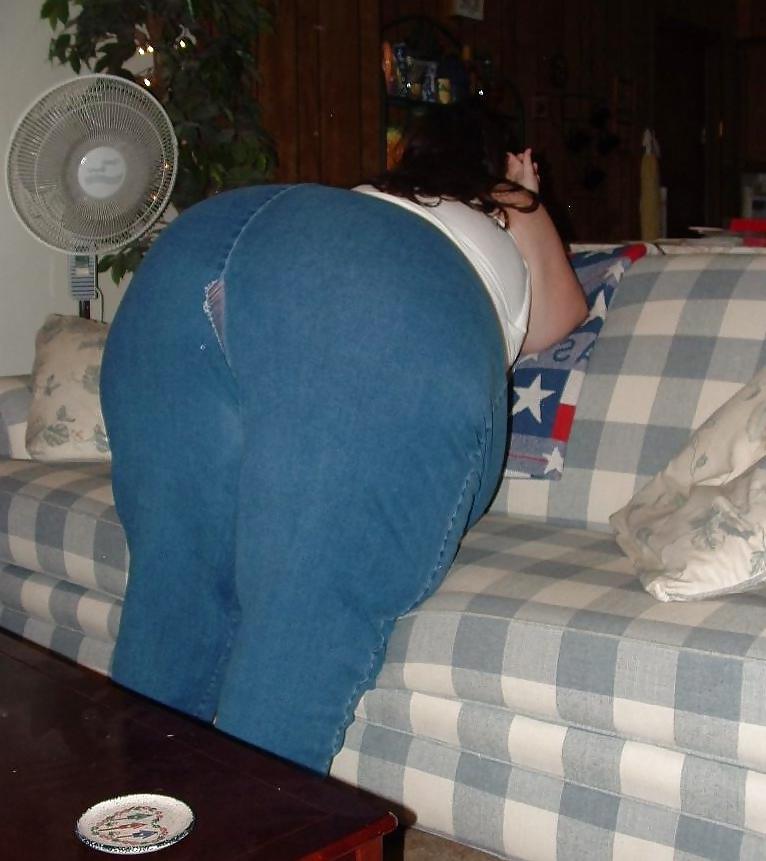 12P Butt so big it splits my pants